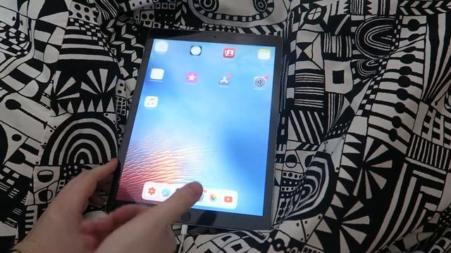 Apple iPad Pro 12.9 (Space gray) смотреть онлайн