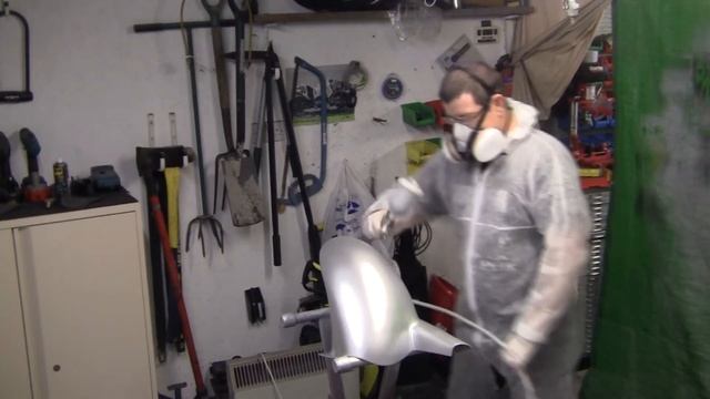 Painting a CBF600 rear hugger смотреть онлайн