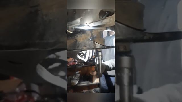 Ford Tranzit 2015 года 2.2 CDI меняются на нем первый раз сайленблоки смотреть онлайн