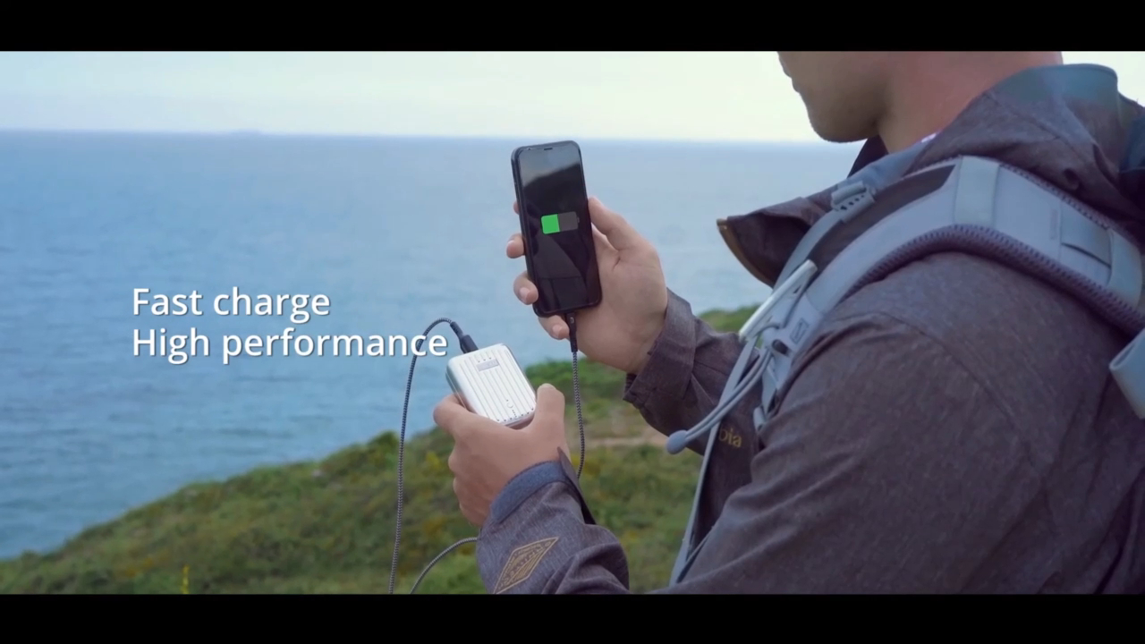 Внешний сверхкомпактный аккумулятор на 10 000 мАч смотреть онлайн