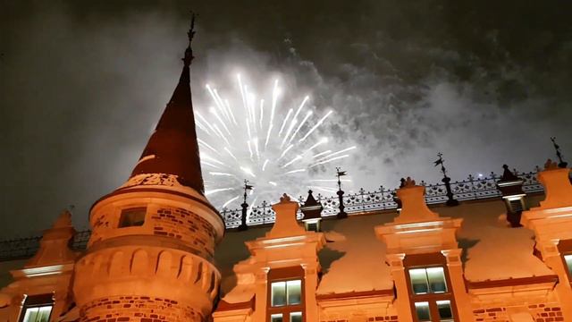 Давайте вспомним как мы с вами встречали НГ в Канаде. Со СТАРЫМ НОВЫМ ГОДОМ всех поздравляем!!! смотреть онлайн