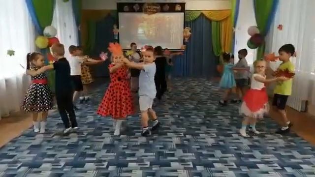 Танец подготовительной группы "Листопад" смотреть онлайн