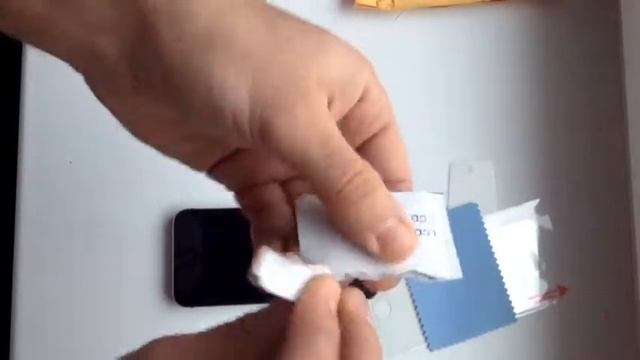 Как наклеить защитное стекло на iPhone. смотреть онлайн