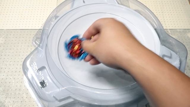 БЕЙБЛЕЙД из автомата с ИГРУШКАМИ vs Веном МУТАНТ! Beyblade Burst смотреть онлайн