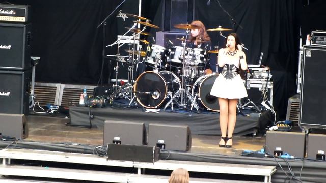 Amaranthe - Over and Done [live @ Metalfest 2015] смотреть онлайн