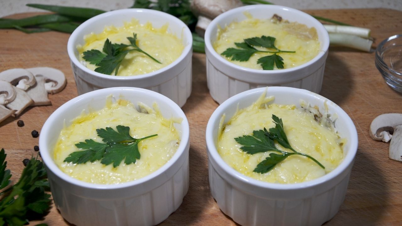 ЖУЛЬЕН С ГРИБАМИ за 20 минут! Простой рецепт на каждый день! смотреть онлайн