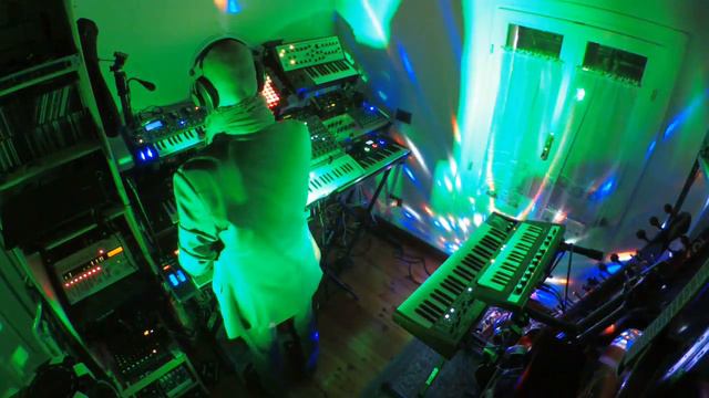 Door to Nowhere (Moog Mother 32 - Behringer Deepmind 12) смотреть онлайн