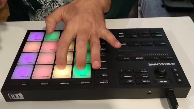 Maschine Mikro Mk3 - Summer House Beat
