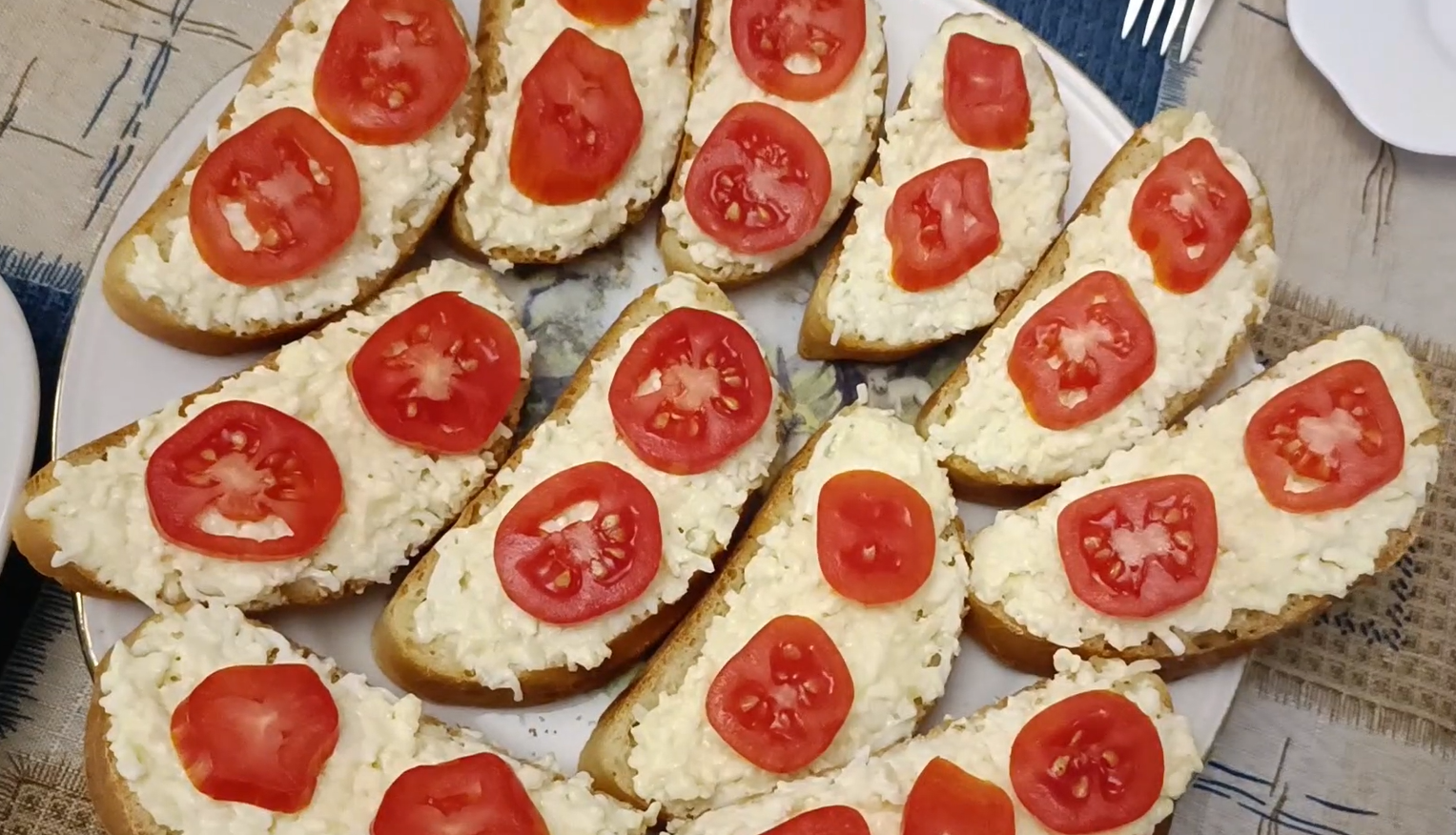 Закуска с сыром и яйцом смотреть онлайн