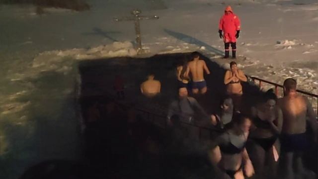 Стерлитамак Крещение Господне.Свято-Никольский кафедральный собор.Купель на реке Ашкадар. смотреть онлайн