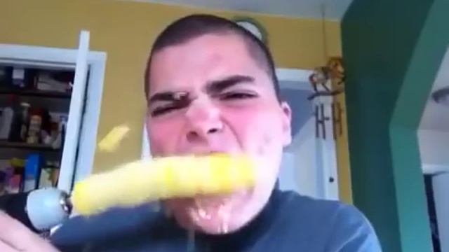 Как быстро есть кукурузу! смотреть онлайн