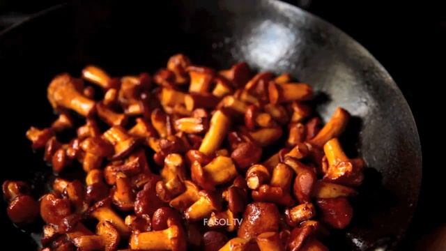 Ризотто с лисичками (Risotto con Finferli) смотреть онлайн