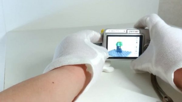 CASIO EXILIM EX-Z1050 Digital Camera