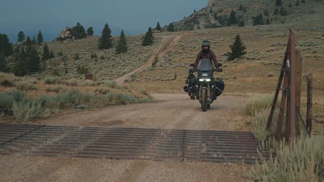 The Trail to Sturgis on the Harley-Davidson Pan America смотреть онлайн