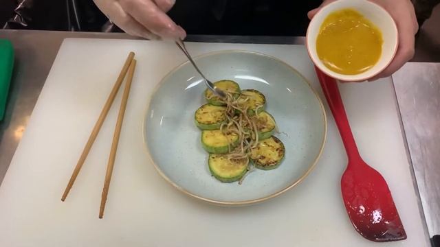 Цукини со шпинатом и манго соусом смотреть онлайн