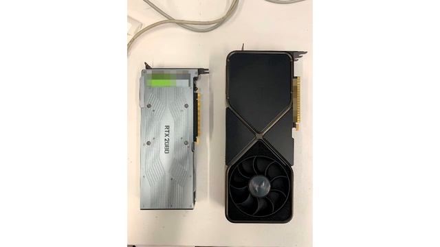 NVIDIA GeForce RTX 3090 Founders Edition Potentially Pictured 3 slot Behemoth! смотреть онлайн