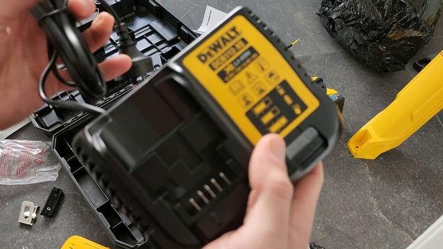 DEWALT DCF850N-XJ VS DCF826 Impact Driver