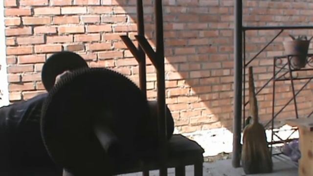 ГАНТЕЛИ СВОИМИ РУКАМИ/ЧЕМ Я КАЧАЮСЬ смотреть онлайн