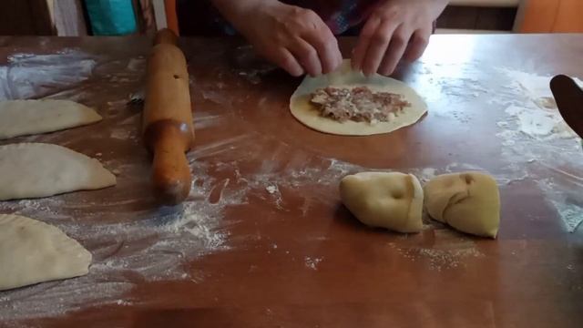 День суматошный. Чебуреки, обед и огород! смотреть онлайн