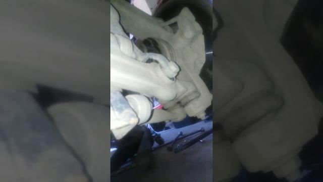 Замена сальника привода на коробке Фольцваген Пассат Б-5