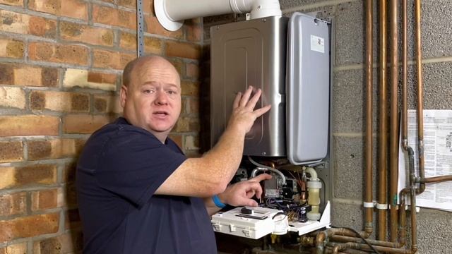 Gas Training - How To Put A Vokera Easi Heat Into Service Mode смотреть онлайн