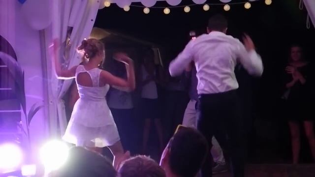 Wedding dance Hugo & Cam - Do you love me смотреть онлайн