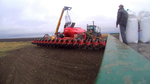 Посев подсолнечника сорт Санай. Трактор Claas Xerion и посевной комплекс Horsch Maestro. 3 мая. смотреть онлайн