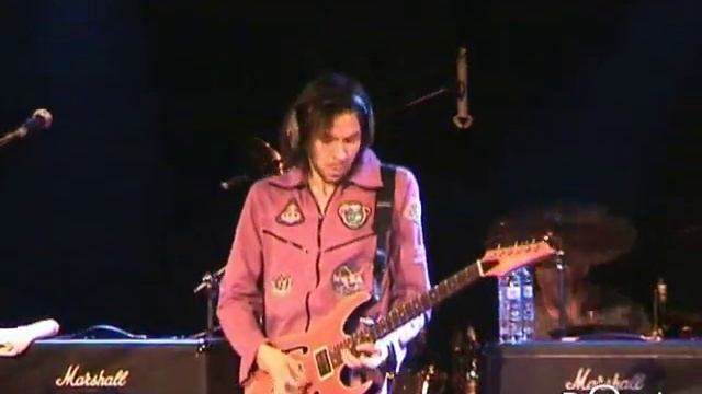Paul Gilbert - The curse of castle dragon (live paris 2007) смотреть онлайн