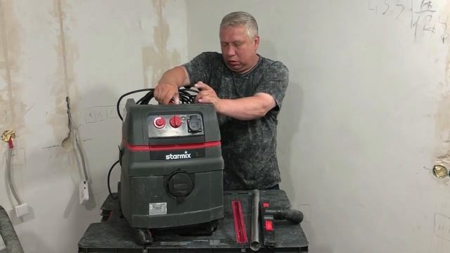 Строительные пылесосы :Bort BSS - 1530 - Premium & STARMIX ISC L - 1625 Top