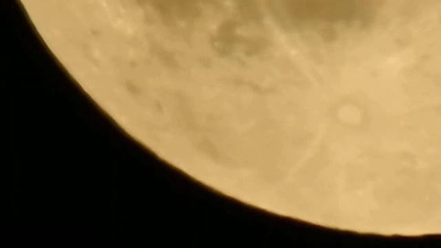Луна в объективе фотоаппарата Nikon Coolpix P900 смотреть онлайн