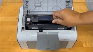 How to Replace a HP LaserJet Printer P1102 Toner Cartridge