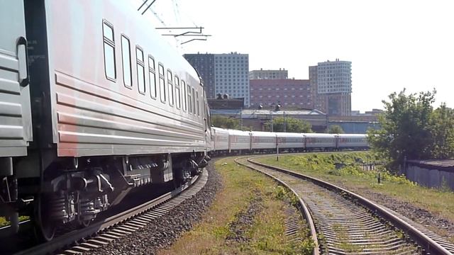 Электровоз ЧС7 - 094 с фирменным поездом "Белогорье" Белгород - Москва смотреть онлайн