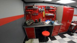 Гараж мечты. Обзор крутого гаража для работы, отдыха и проживания.