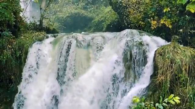 Красивые водопады / также как и эта музыка. смотреть онлайн