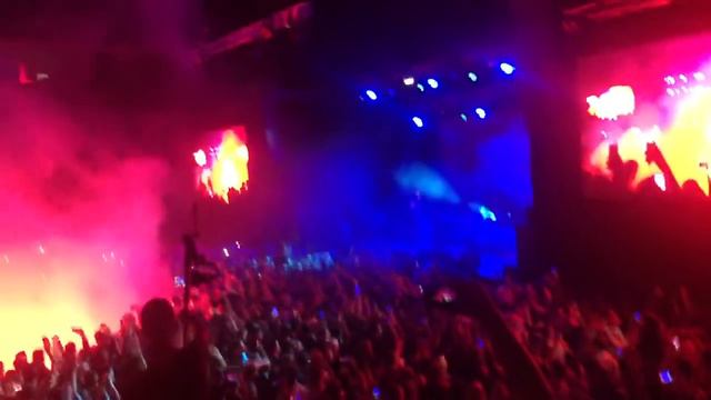 Полицейского побили Макс Корж в Уфе смотреть онлайн