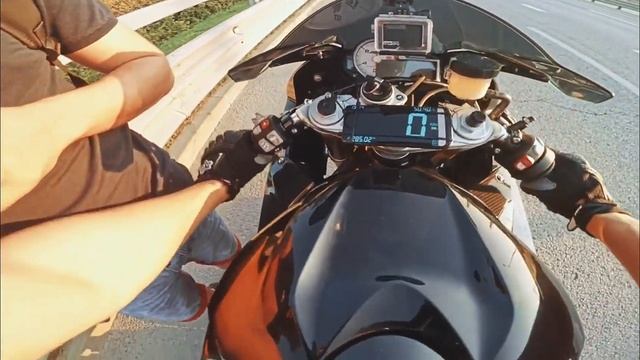 Vlad1000rr разогнался до 330 км ч на BMW  S1000r