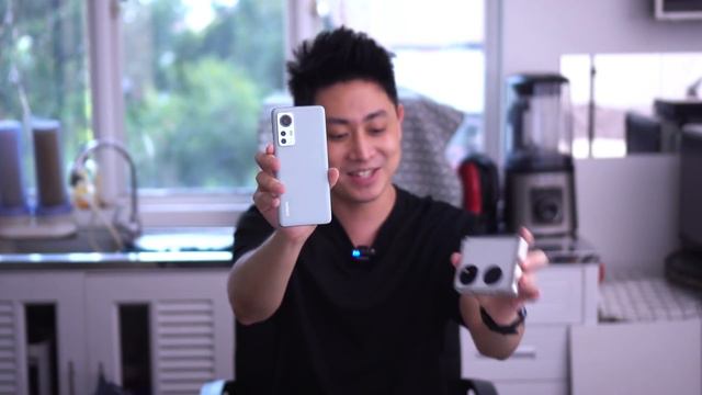 Xiaomi 12 (The Small One) Unboxing & Hands-On! OMG! IT'S SO GOOD LOOKING! смотреть онлайн