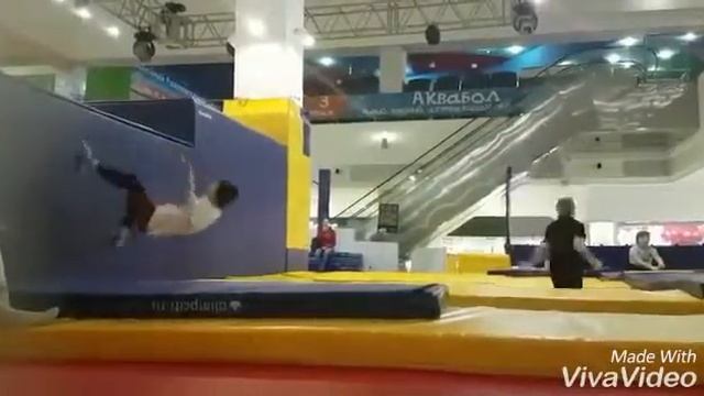 XL батуты смотреть онлайн