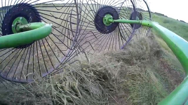 Турецкие пятиколёсные грабли Bozkurt в работе. смотреть онлайн
