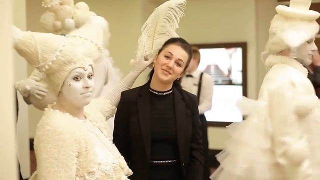 Мероприятие в офисе. Прикольные белые мимы! смотреть онлайн