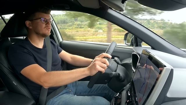 Toyota Corolla Cross - Jak jeździ legendarny bestseller w postaci SUVa? смотреть онлайн