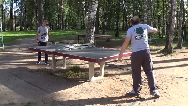 Игра в теннис возле третьей школы смотреть онлайн