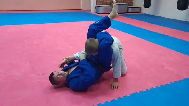 Как проиграл Фёдор Емельяненко Фабрицио Вердуму, боевым или удушающим смотреть онлайн