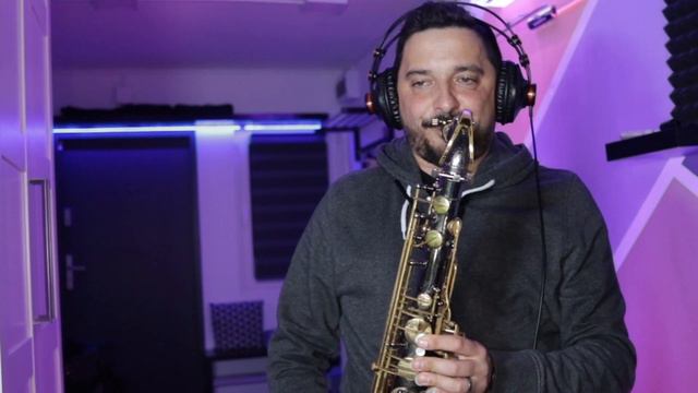 Three Tenor Saxophones worth $1000, $2000, $5000 смотреть онлайн