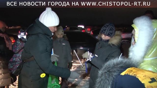 «АвтоЕлка»: в Чистополе состоялся новогодний автомобильный флешмоб смотреть онлайн
