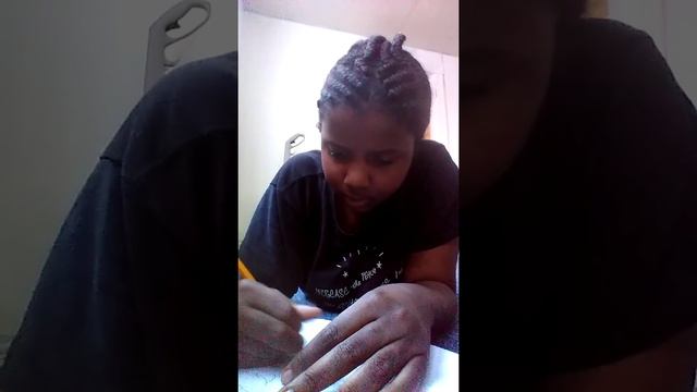 ME DRAWING MORE STUFF ON MY SKETCH смотреть онлайн