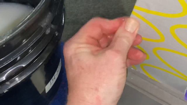 Wallpaper: Using Syringes to Eliminate Air Pockets - Spencer Colgan смотреть онлайн