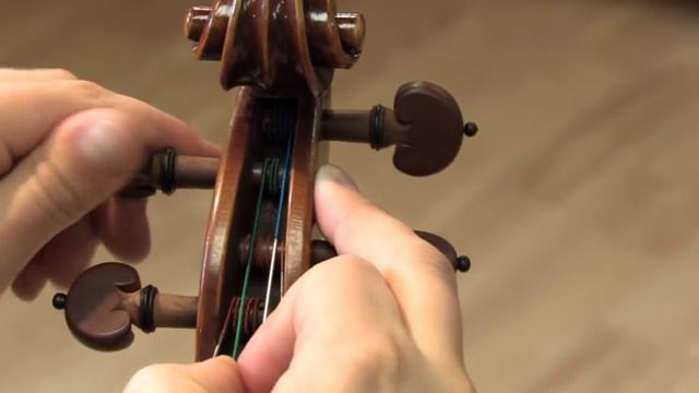 Changing a Violin String смотреть онлайн