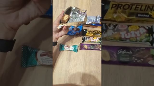 Распаковка сладостей