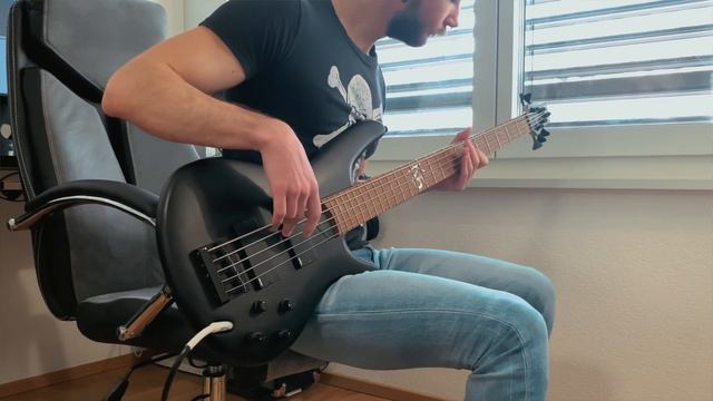 Kirisute Gomen - Trivium (Bass cover) [TAB] смотреть онлайн